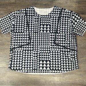 (0002) Women’s: Large Sports Illustrated Top- Q10